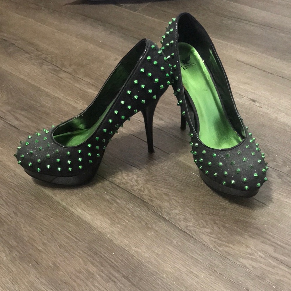 Shiek spikes heels